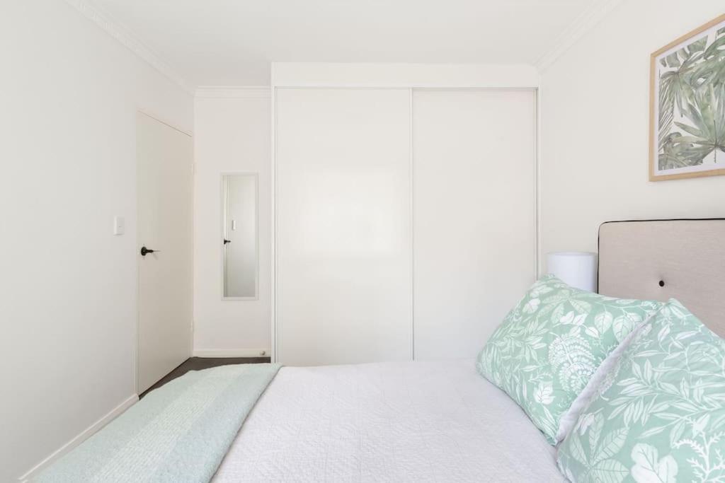 Harbourside Style, 2 Bed, A/C, Pool -Elizabeth Bay Apartman Sydney Kültér fotó
